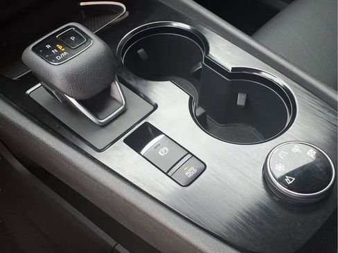 Used 2025 Nissan Rogue SL image 11