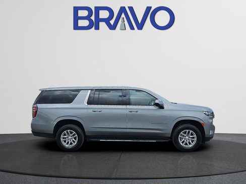 Used 2024 Chevrolet Suburban LT AWD/4WD image 3