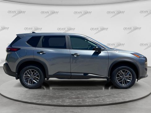 Used 2023 Nissan Rogue S AWD/4WD image 8