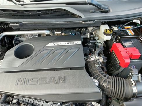 Used 2025 Nissan Rogue SV w/ SV Premium Package FWD image 16