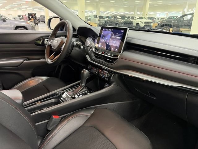 Used 2022 Jeep Compass Trailhawk AWD/4WD image 9