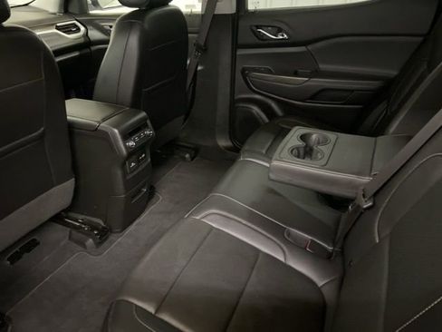 Used 2023 GMC Acadia SLT AWD/4WD image 27