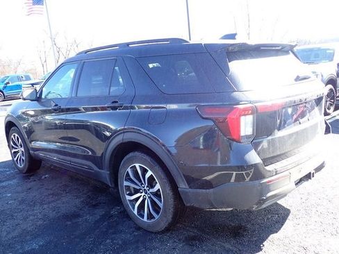 Certified 2025 Ford Explorer ST-Line image 3