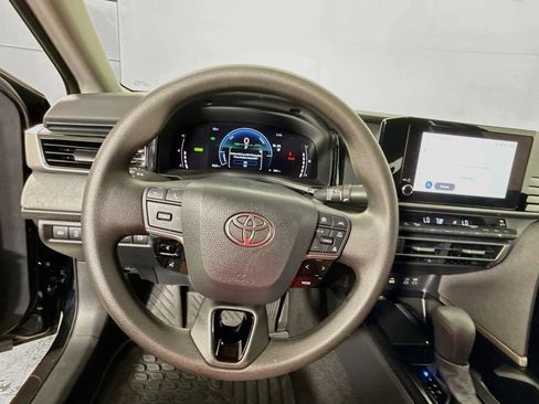 Used 2026 Toyota Camry LE FWD image 11