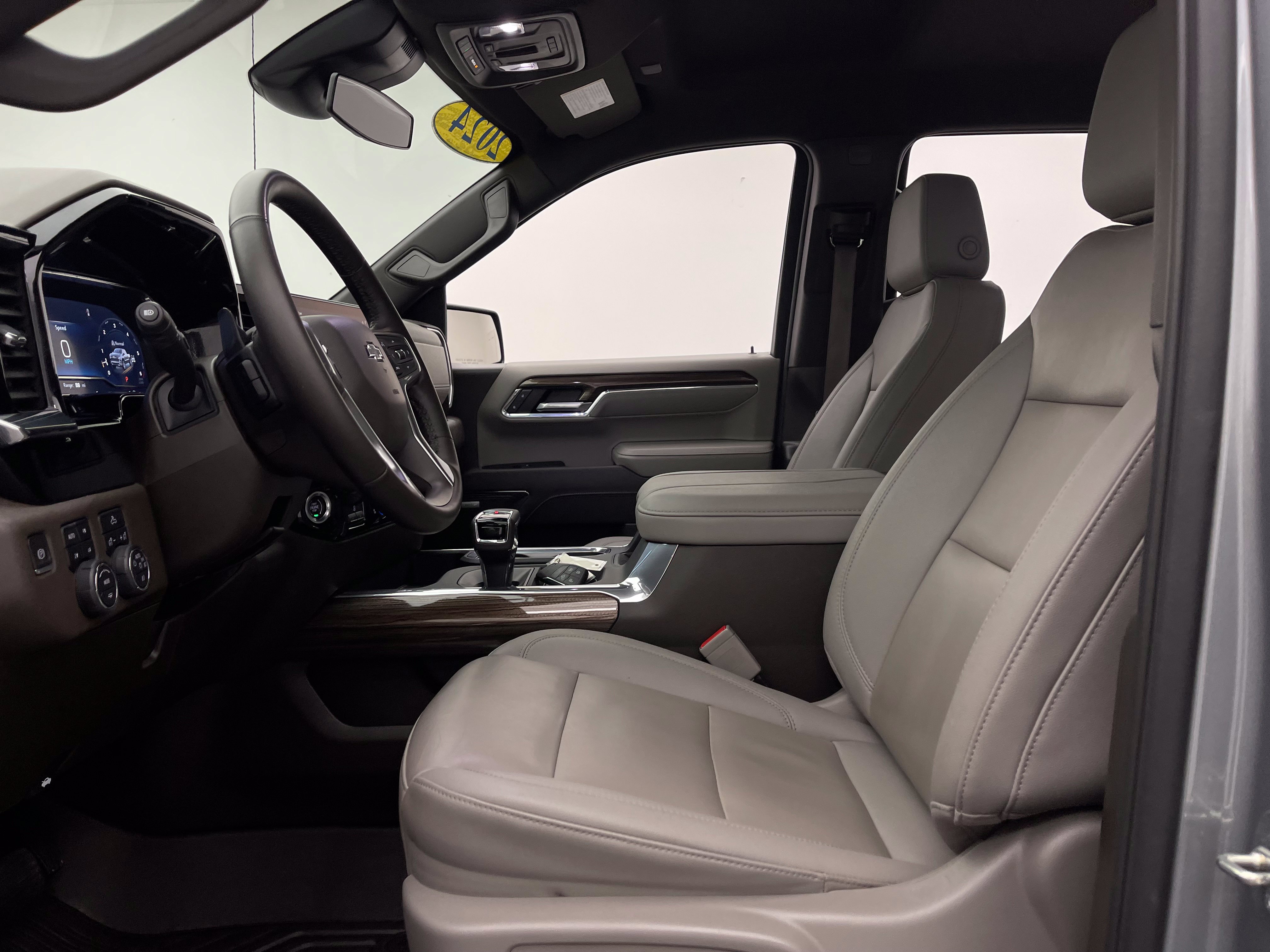 Used 2024 Chevrolet Silverado 1500 RST AWD/4WD image 16