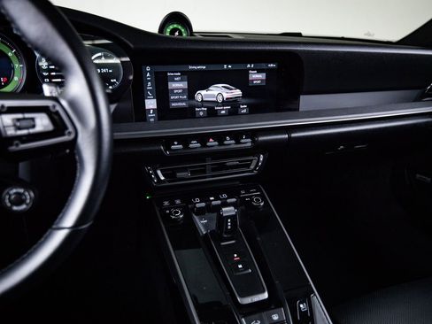 Certified 2020 Porsche 911 Carrera 4S AWD/4WD image 19