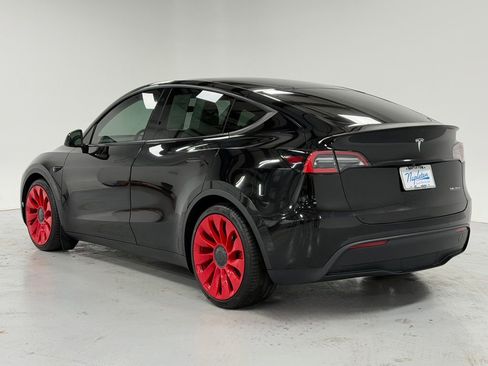 Used 2021 Tesla Model Y Performance image 3