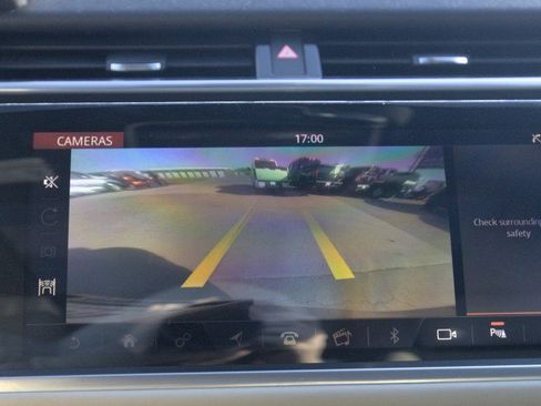 Used 2019 Land Rover Range Rover Velar R-Dynamic HSE AWD/4WD image 23