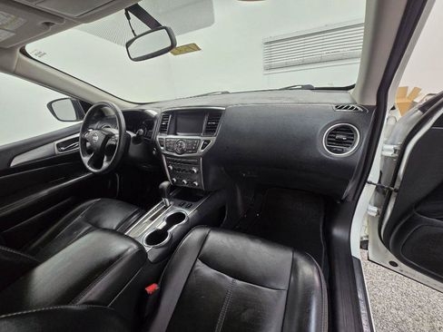 Used 2020 Nissan Pathfinder SL FWD image 22