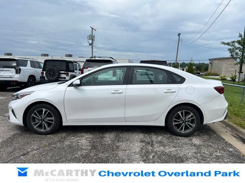 Used 2022 Kia Forte LXS FWD image 6