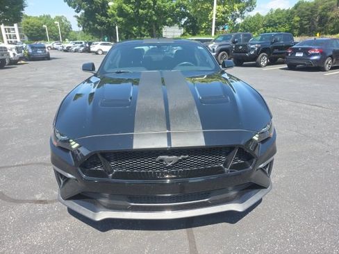 Used 2018 Ford Mustang GT RWD image 4