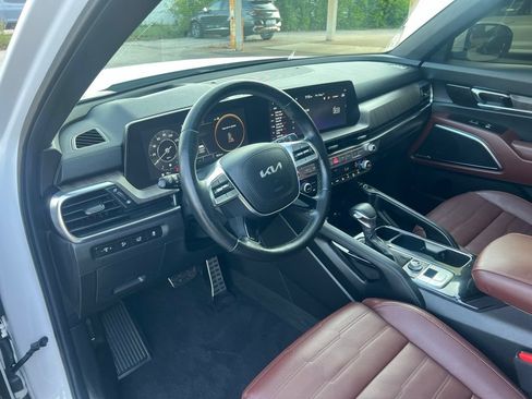 Certified 2024 Kia Telluride SX Prestige w/ Towing Package AWD/4WD image 6