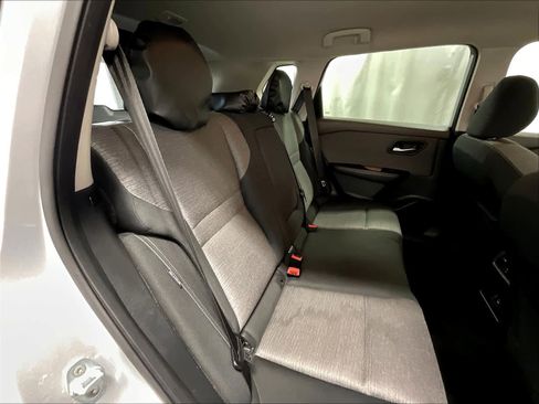 Certified 2022 Nissan Rogue SV image 16