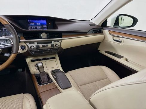 Used 2018 Lexus ES 300h w/ Luxury Package image 23