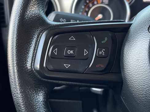 Used 2021 Jeep Gladiator Sport image 16