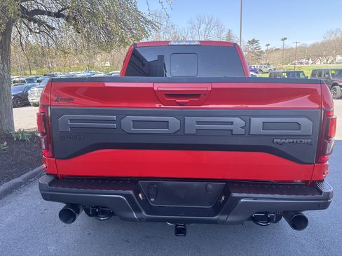 Used 2019 Ford F150 Raptor w/ Equipment Group 802A Luxury image 4