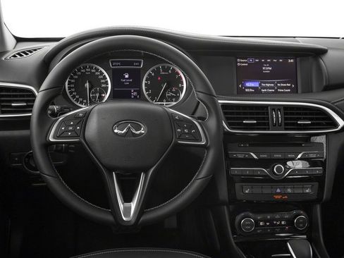 Used 2018 INFINITI QX30 Premium w/ Cargo Package AWD/4WD image 10