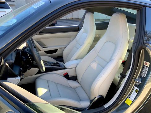 Used 2024 Porsche 911 Carrera image 7