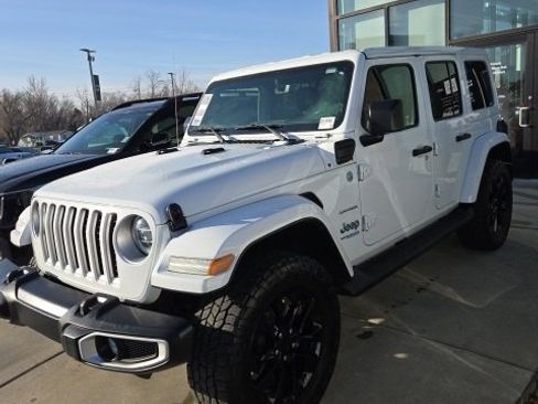 Used 2021 Jeep Wrangler Unlimited Sahara image 2