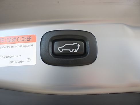 Used 2022 Mitsubishi Outlander SEL AWD/4WD image 31