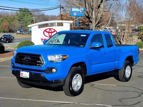 Certified 2021 Toyota Tacoma SR5 image 1