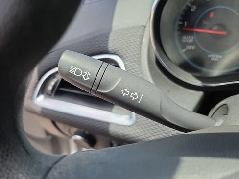 Used 2017 Chevrolet Cruze LT FWD image 22