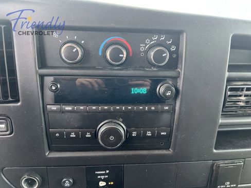 Used 2016 Chevrolet Express 3500 RWD image 19
