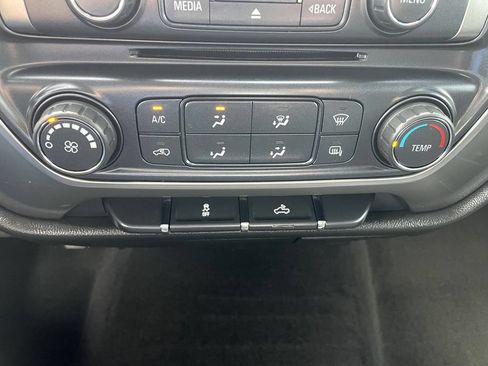 Used 2018 Chevrolet Silverado 1500 LT AWD/4WD image 18