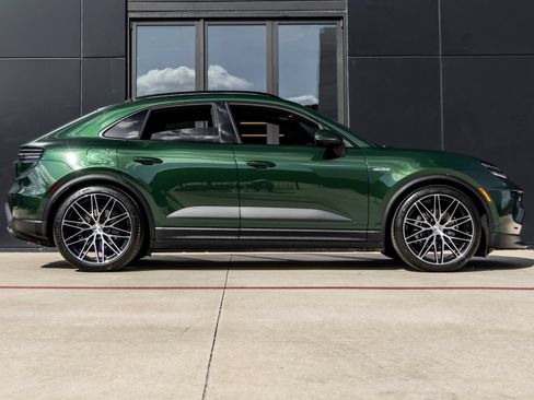 Certified 2025 Porsche Macan Electric RWD image 12