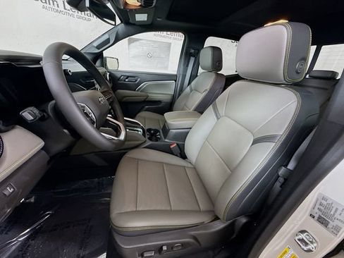 New 2026 Chevrolet Colorado ZR2 w/ Technology Package AWD/4WD image 22