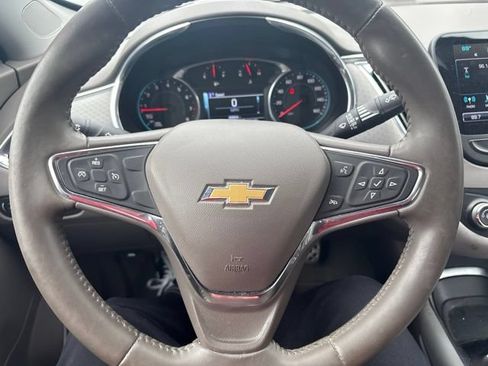 Used 2016 Chevrolet Malibu LT FWD image 11