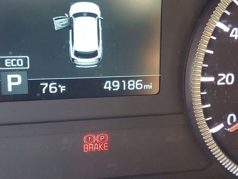 Used 2022 Kia Telluride LX image 27