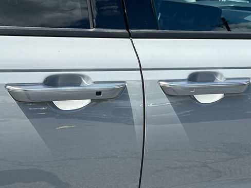Certified 2025 Kia Carnival SX w/ SX Dark Edition Package FWD image 11