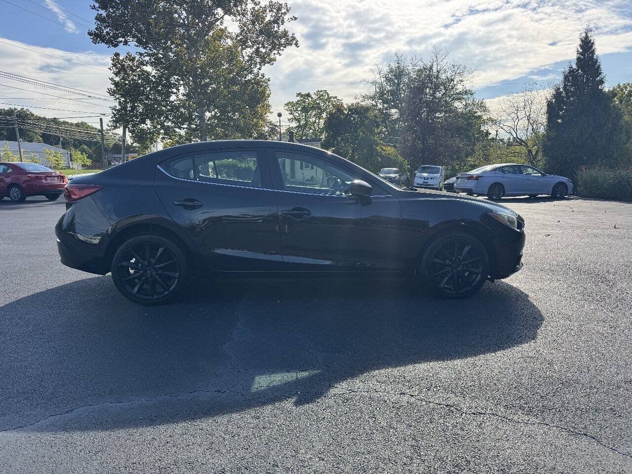 Used 2018 MAZDA MAZDA3 Touring FWD image 5
