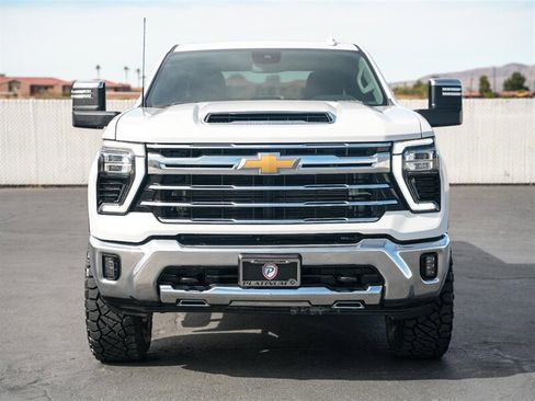 Used 2024 Chevrolet Silverado 2500 LTZ AWD/4WD image 13