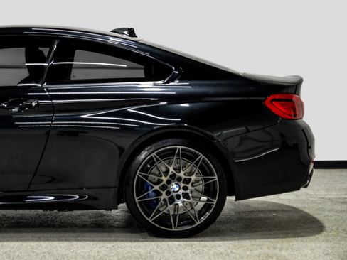 Used 2018 BMW M4 Coupe image 11