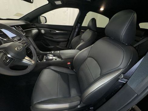 Certified 2025 INFINITI QX55 Essential AWD/4WD image 3