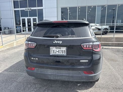 Used 2024 Jeep Compass Latitude image 5