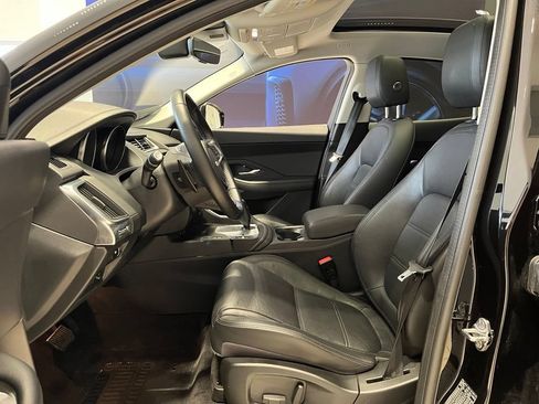 Used 2020 Jaguar E-PACE AWD/4WD image 2