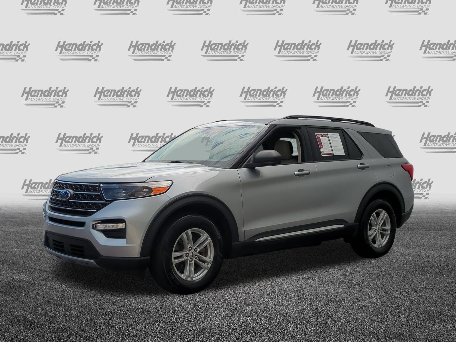 Used 2022 Ford Explorer XLT w/ Equipment Group 202A AWD/4WD image 6