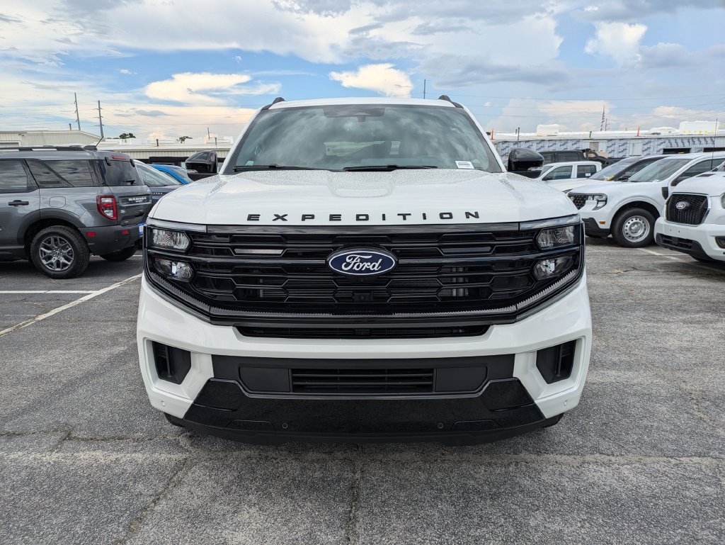 New 2027 Ford Expedition Max Platinum w/ Stealth Appearance Package RWD image 9