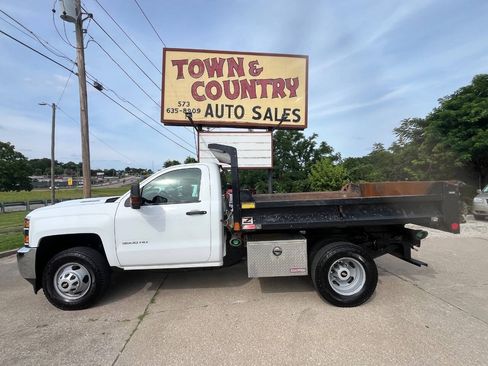 Used 2019 Chevrolet Silverado 3500 W/T w/ WT Convenience Package AWD/4WD image 4