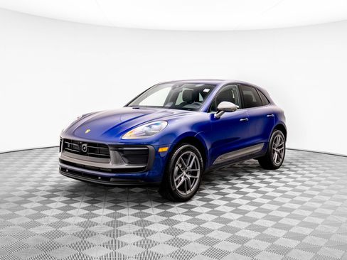 Certified 2025 Porsche Macan Turbo image 1