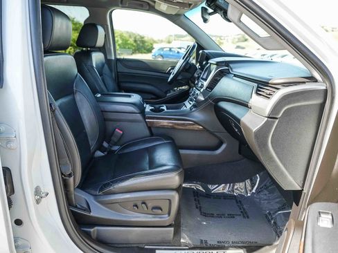 Used 2020 Chevrolet Suburban LT image 17