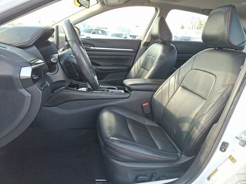 Used 2023 Nissan Altima 2.5 SR w/ SR Premium Package image 15