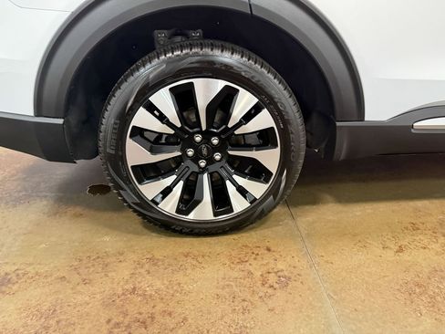 Used 2025 Ford Explorer Platinum w/ LUX Leather Package image 92