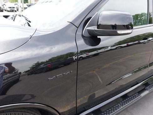 Used 2024 Dodge Durango R/T w/ Blacktop Package AWD/4WD image 6