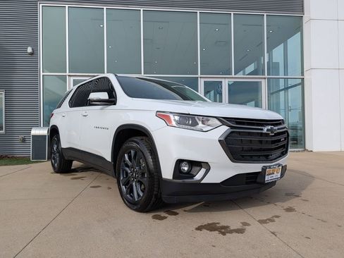 Used 2020 Chevrolet Traverse RS FWD image 1