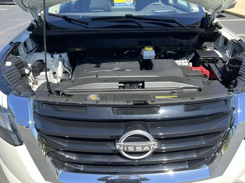 Used 2024 Nissan Pathfinder Platinum w/ Cargo Package AWD/4WD image 24
