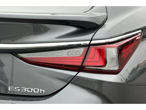 Used 2023 Lexus ES 300h w/ Premium Package FWD image 31